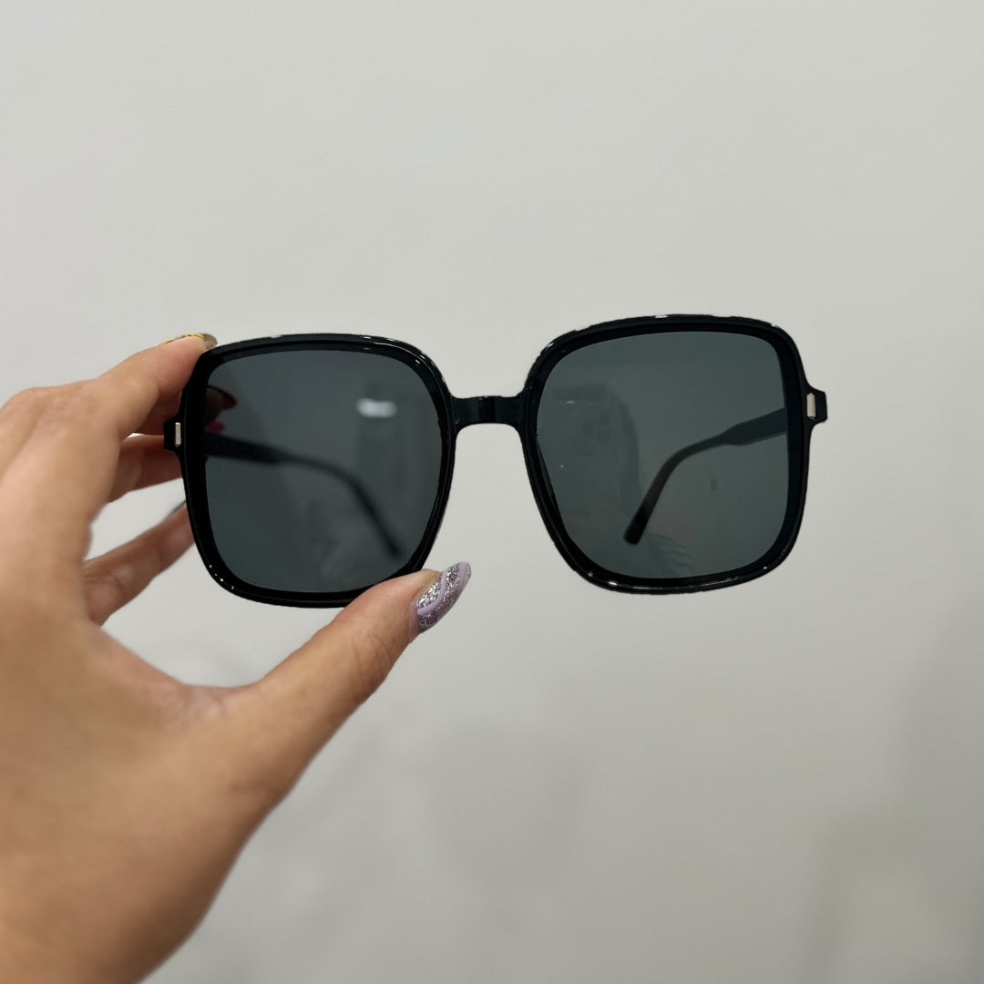 Lentes cuadrados con bordes ovalados