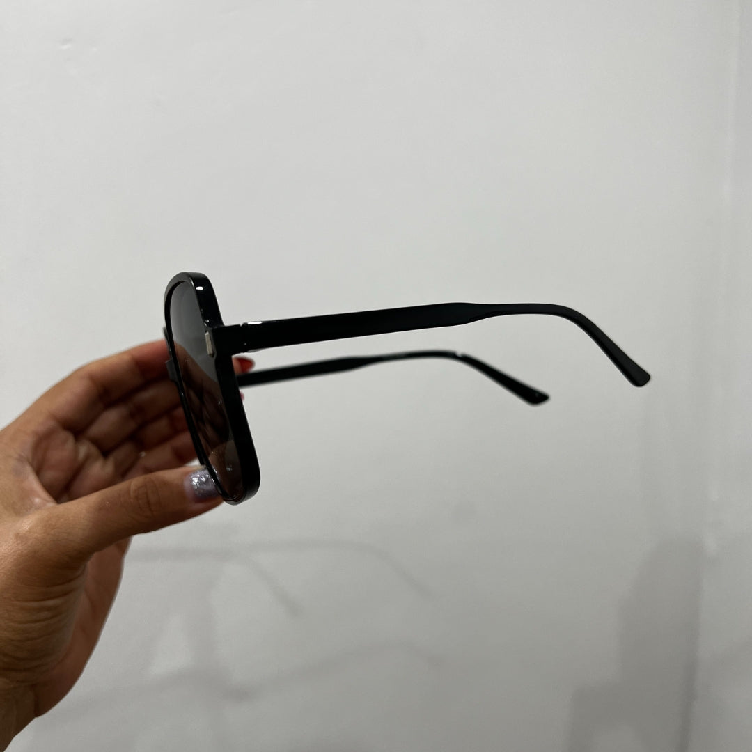 Lentes cuadrados con bordes ovalados