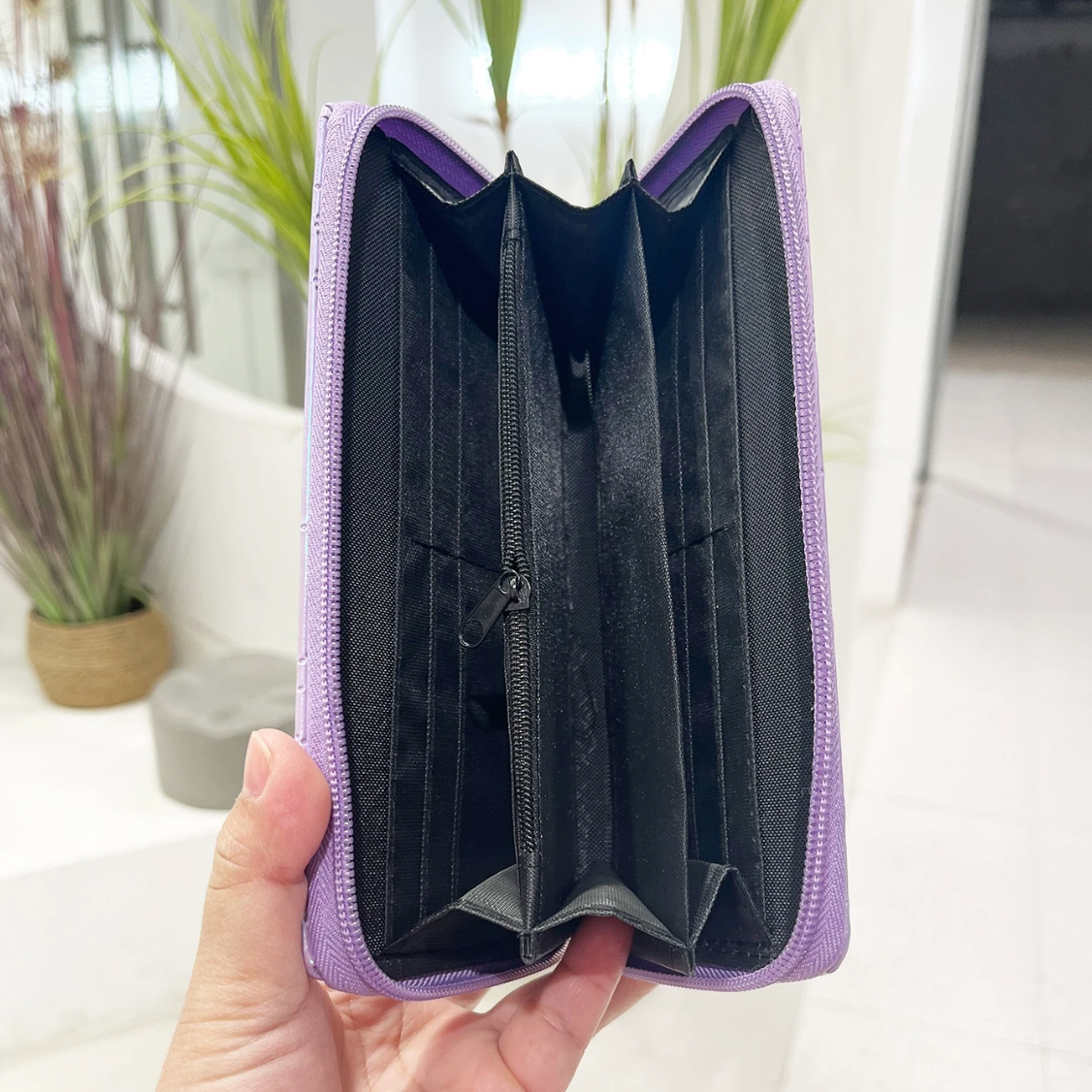 Monedero grande de corazones tornasol morado